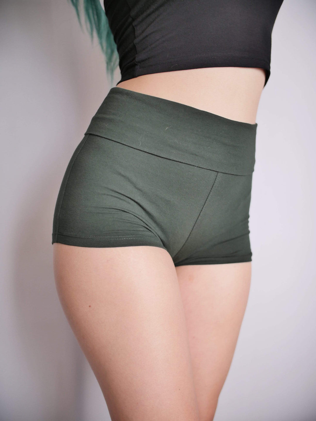 PixelThat Punderwear Yoga Shorts Slither In? Yoga Shorts/Pants